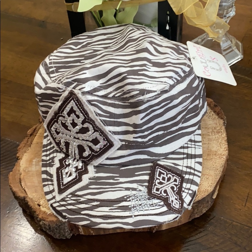 Hat - Picture 2 of 8